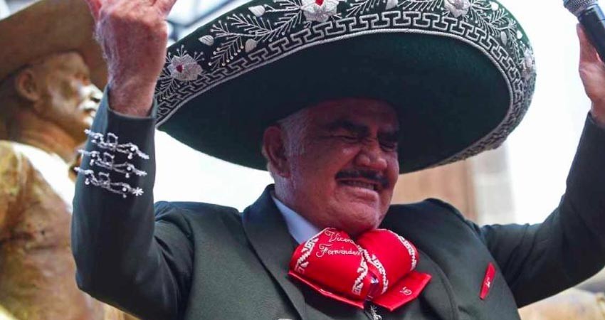 Vicente Fernández no tiene muerte cerebral, afirma su familia