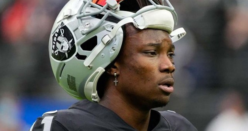 Receptor de los Raiders conducía alcoholizado a 250 km por hora