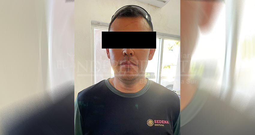 Un elemento militar fue detenido por disparar con su arma a cargo 