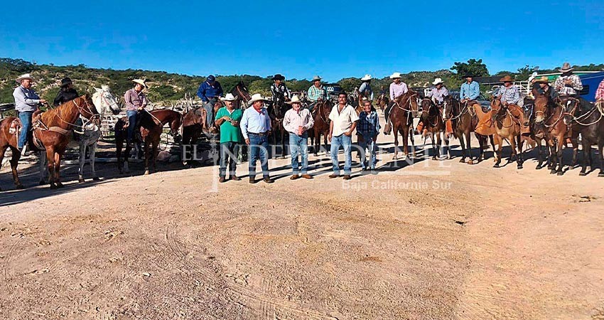 Cabalgan en la sierra de Las Cacachilas contra amenaza minera de “Picacho Blanco”