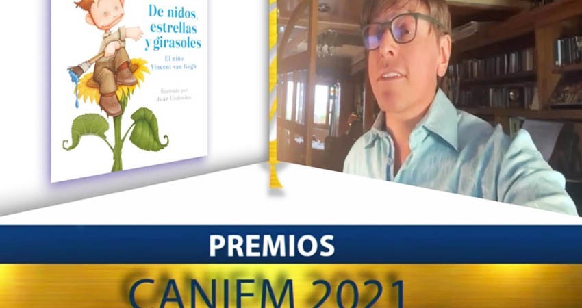 Premian los mejores libros del año: Mario Iván Martínez se lleva el galardón en la categoría infantil o juvenil