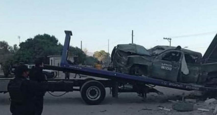 Mueren 5 militares tras volcadura durante persecución en Durango