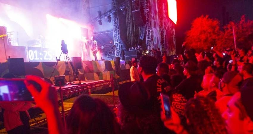 Fiscalía de NL entrega a domicilio celulares robados en festival Pa'l Norte