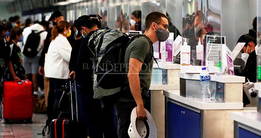 Modifica EE.UU. requisitos de comprobante de prueba de detección negativa de COVID-19 para ingreso al país