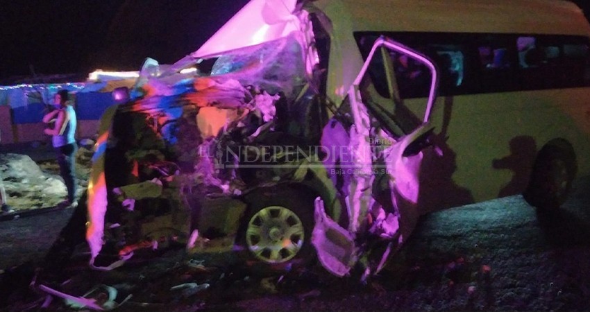 Tremendo accidente en Vizcaíno; chofer de vagoneta quedó prensado