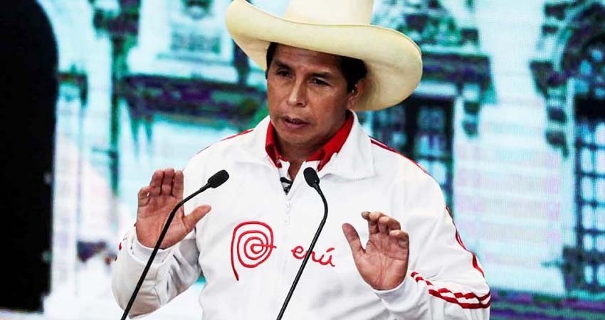 Denuncian al presidente Castillo por presunto tráfico de influencias