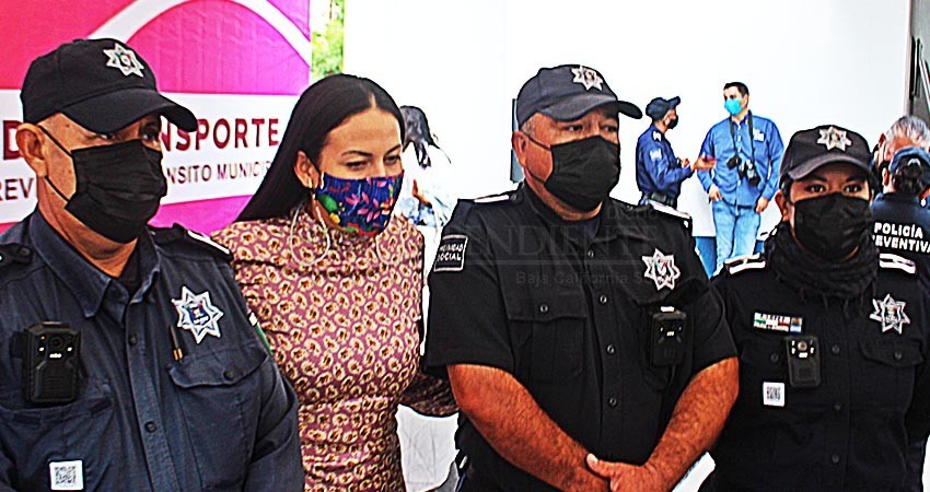 De nueva cuenta entregan cámaras corporales a policías de La Paz