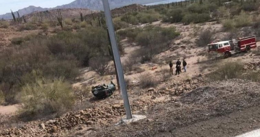 Dos personas sin vida en accidente carretero al norte de BCS