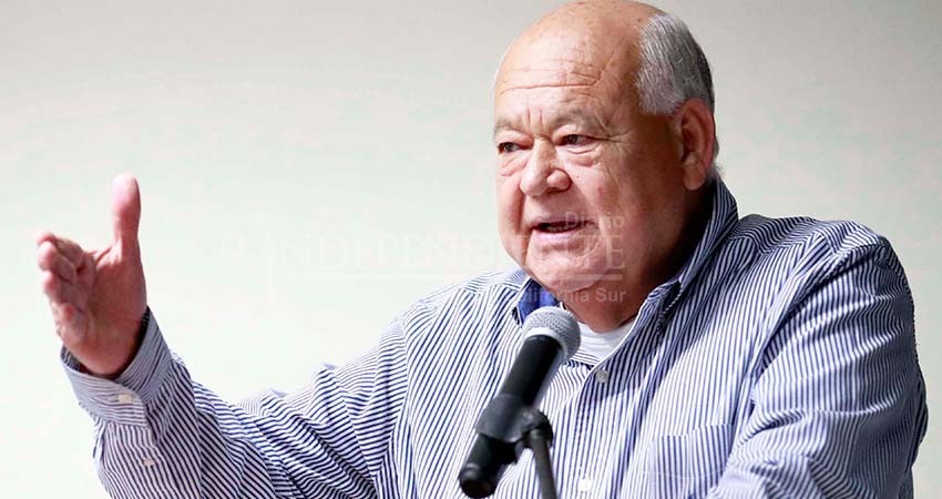 Gastaba “la alta burocracia del gobierno” 6 MDP en bonos anuales: Castro Cosío