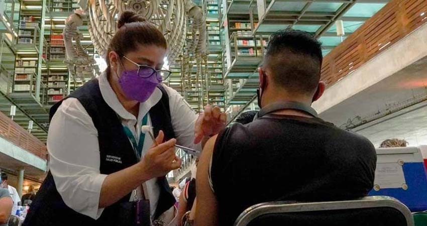 El sábado, los maestros recibirán su vacuna contra covid-19 de refuerzo