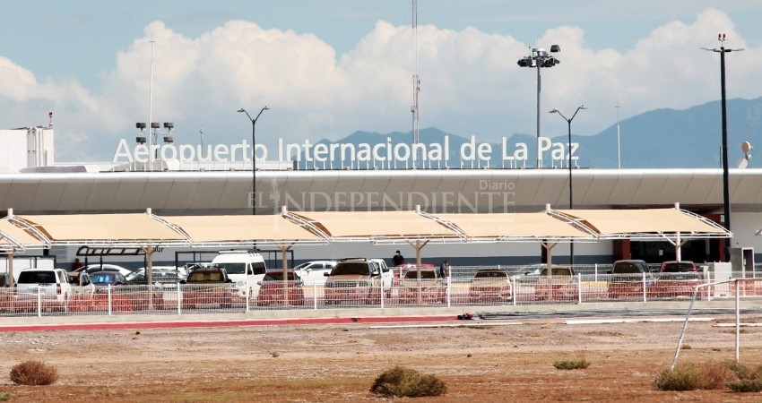 Registra La Paz su primer vuelo cancelado por ola de contagios de Covid-19