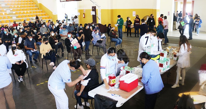 Poco más de 4,500  trabajadores del sector educativo en BCS reciben refuerzo contra Covid