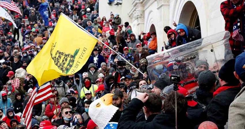 Suprema Corte de EU rechaza intento de Trump de bloquear informes del asalto al Capitolio