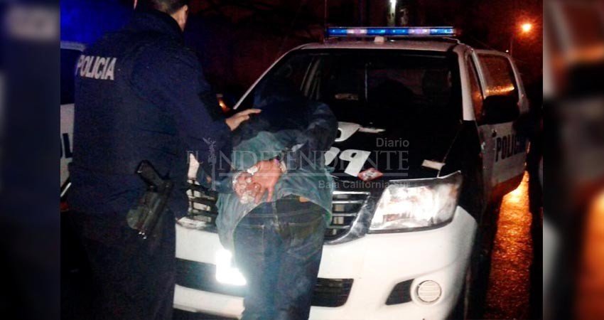 Josué vendió lavadora, grabadora y hasta la vaporera de su señora madre