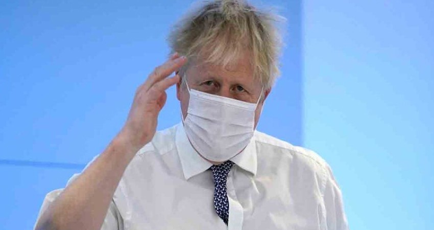 Boris Johnson se aferra al cargo ante la polémica en Reino Unido