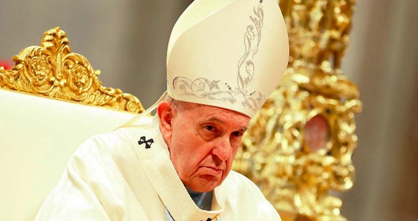 Padres de hijos homosexuales no deben condenarlos, si no apoyarlos: Papa Francisco