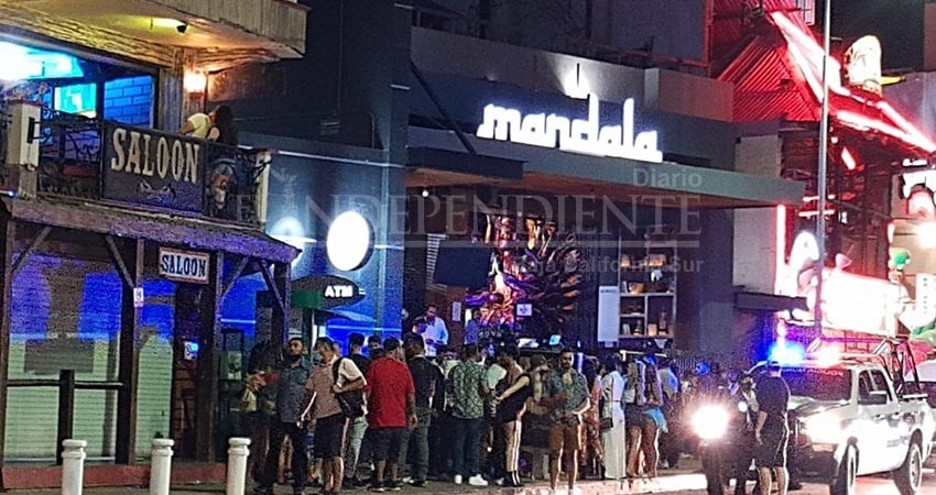 Bares sobrepasan límite hora de cierre, piden empresarios atención por parte de autoridades