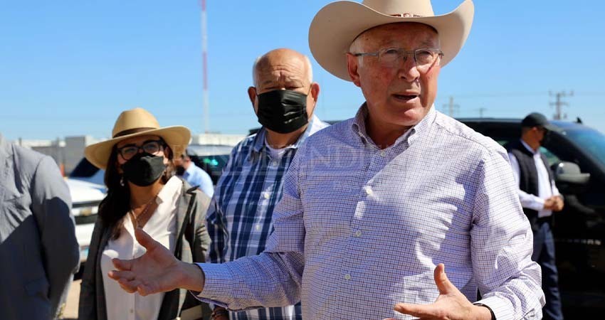 En su visita por BCS, embajador de USA en el país, compara a México con Venezuela