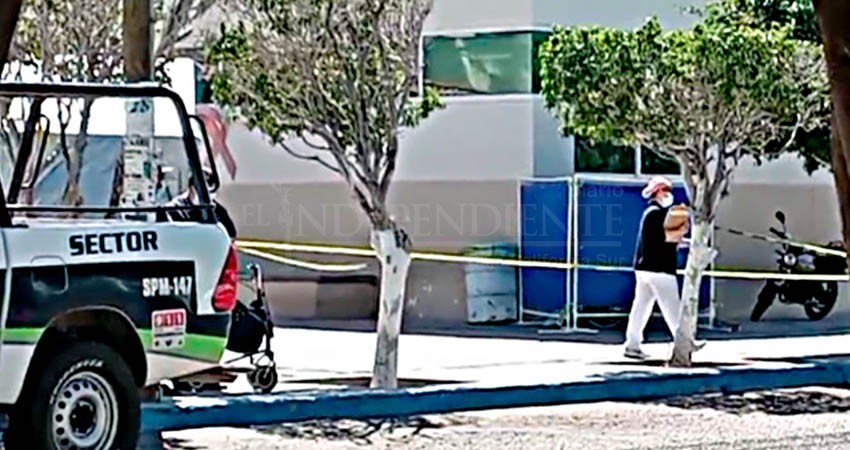 Murió frente al IMSS mujer que iba a consulta