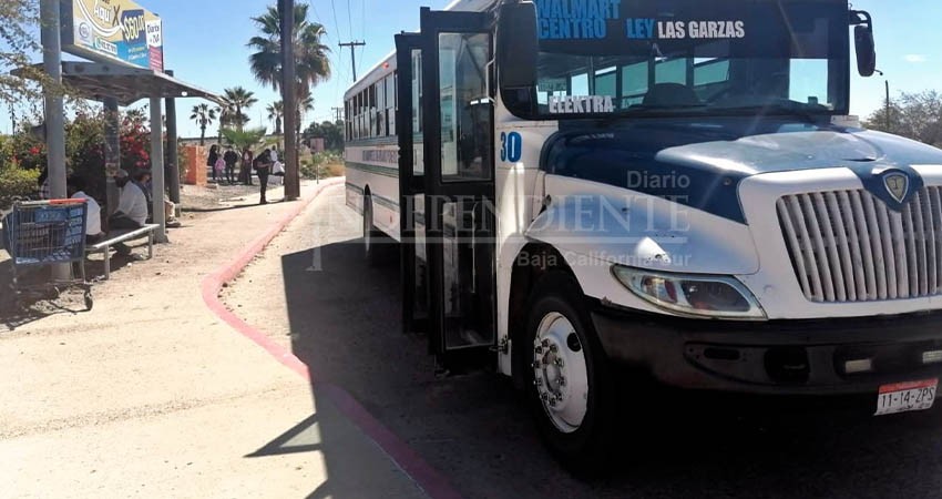 A punto de incendiarse un pesero por balatas en mal estado