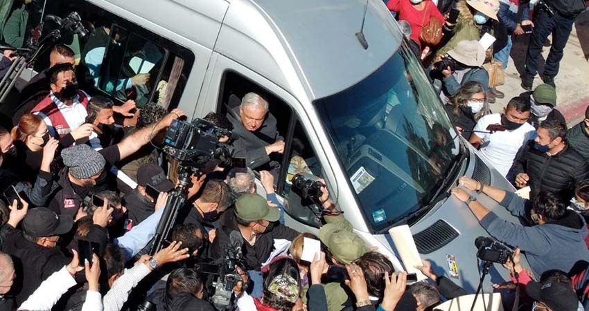 No existe 'persecución oficial' a periodistas: vocero de Presidencia