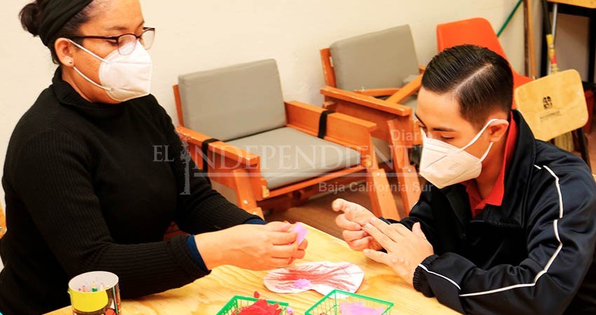 80 por ciento de estudiantes regresan a las aulas en CAM de BCS