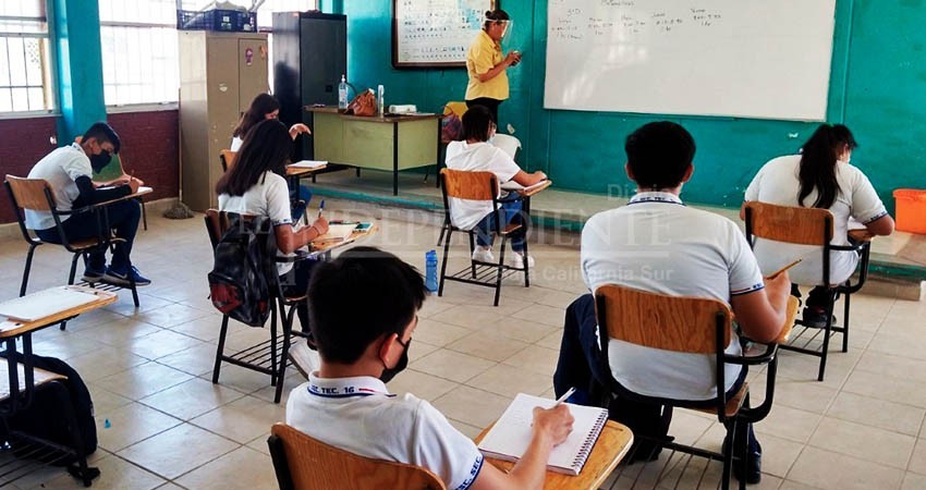 Atiende preparatoria abierta de SEP a 873 alumnos en 2022