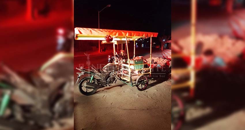 Elotero cayó a un pozo con todo y motocicleta al quedarse dormido