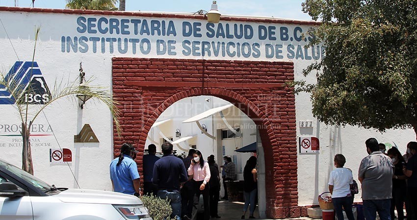 Responde Zazil Flores a diputado que sí están trabajando para abatir rezago de sector salud