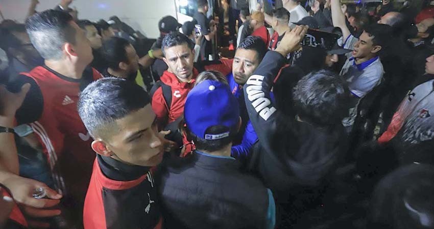 Querétaro: Fiscalía llamará a declarar a responsables de operativo de seguridad en Estadio Corregidora