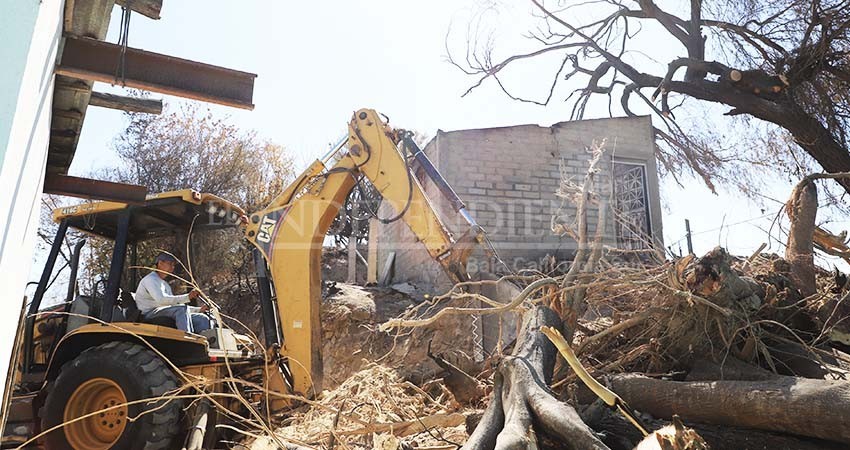 Gobierno de BCS y Ayto de Los Cabos llevan a cabo trabajos de limpieza en Santiago