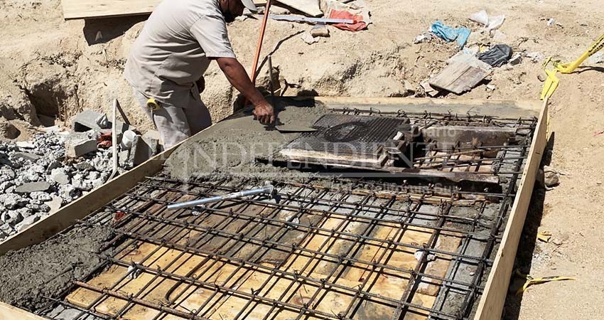 Realiza Oomsapas Los Cabos trabajos de levantamiento de cajas de protección de válvulas de distribución de agua