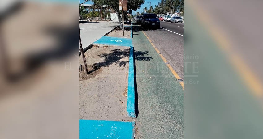 Piden padres de familia que se reubique ciclovía que está frente a CAM Luz Davis de Mendoza