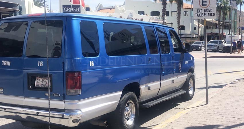 Advierten taxistas que permisos no llegaron a los choferes con más antigüedad