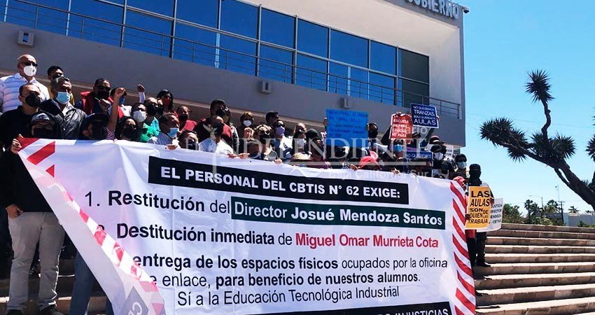 CBTIS 62 en paro; insisten en la restitución del director y la recuperación de espacios educativos