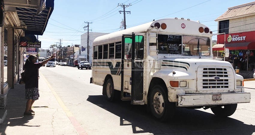 De mal en peor transporte público en colonias de CSL