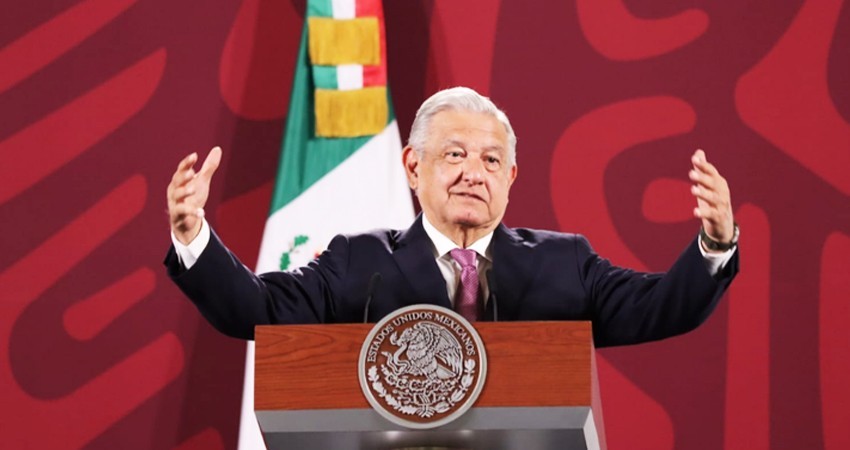 Diputados de oposición deben rebelarse y apoyar reforma eléctrica: AMLO