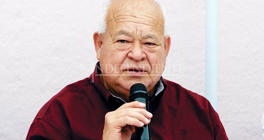 "No me ha fallado la pensión desde el 2004 que me jubilé”, responde el gobernador