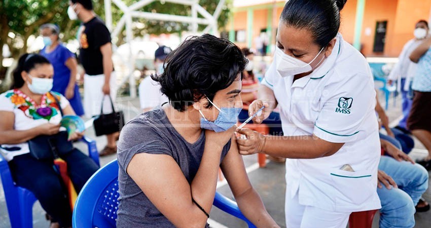 Continúa hoy  lunes vacunación Covid-19 en unidades de salud de BCS