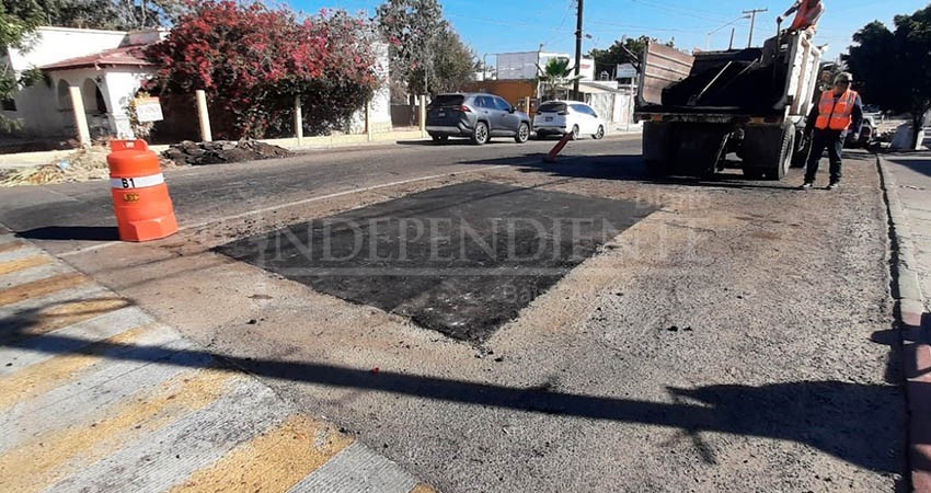 Inicia gobierno estatal reparación de las vialidades más afectadas en La Paz