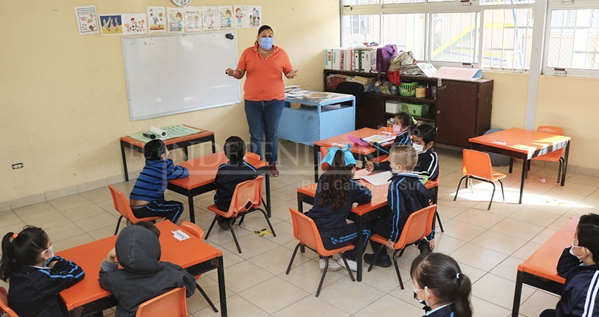 Laboran en BCS 956 educadoras y educadores en 304 jardines de niños