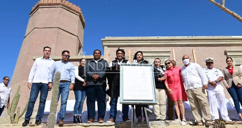 Va Leggs Castro por libre acceso al Faro Viejo