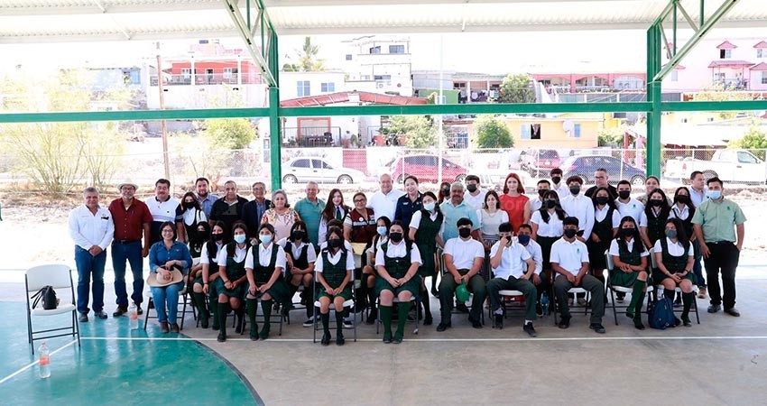 Entrega Castro Cosío infraestructura educativa en Mulegé