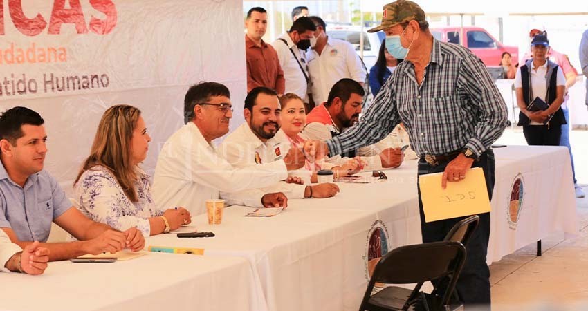Ayuntamiento Los Cabos  llega con apoyos y soluciones a la problemáticas de las familias de La Ribera