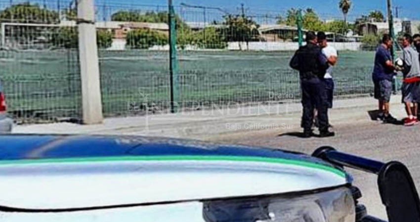Hombre amenaza con pistola  a entrenador de fútbol en el “Maracaná”