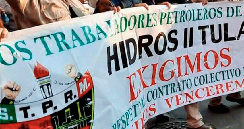 Petroleros protestan frente a la Torre de Pemex; exigen respeto a su contrato