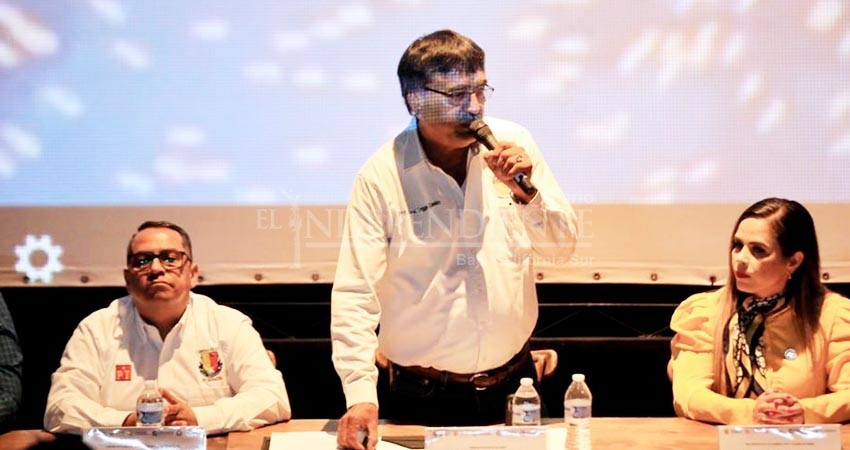 “En Los Cabos estamos listos para auxiliar, atender y apoyar a nuestra gente en caso del impacto de un ciclón”: alcalde Oscar Leggs