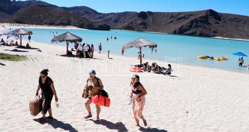 Declaran Balandra como playa libre de humo de tabaco
