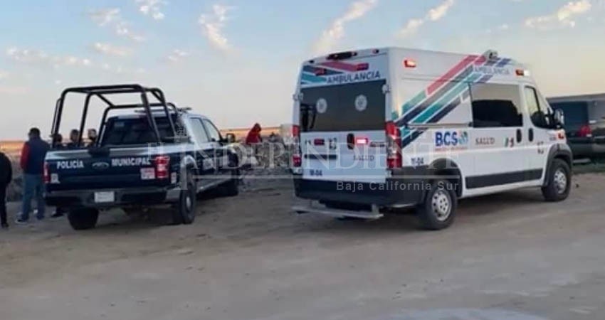 Flotando encuentran masculino en el canal de Guerrero Negro