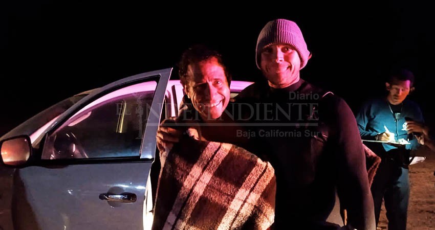 Bomberos rescatan a náufrago de El Pescadero